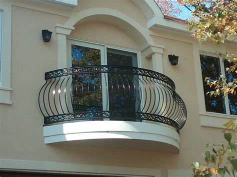 Ringhiera del balcone: quale materiale è adatto?